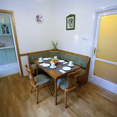 Belvarosi Apartman *